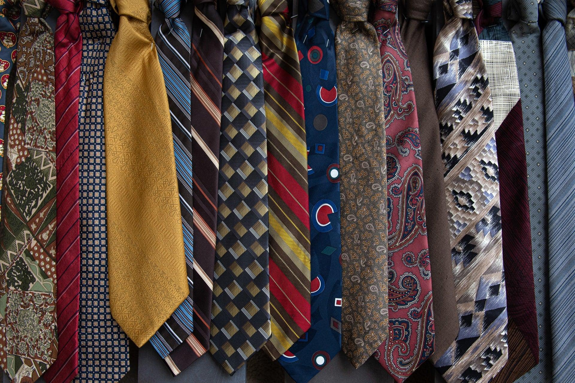 Essential Tie Knots: How to Tie a Tie - The Upscale Banker