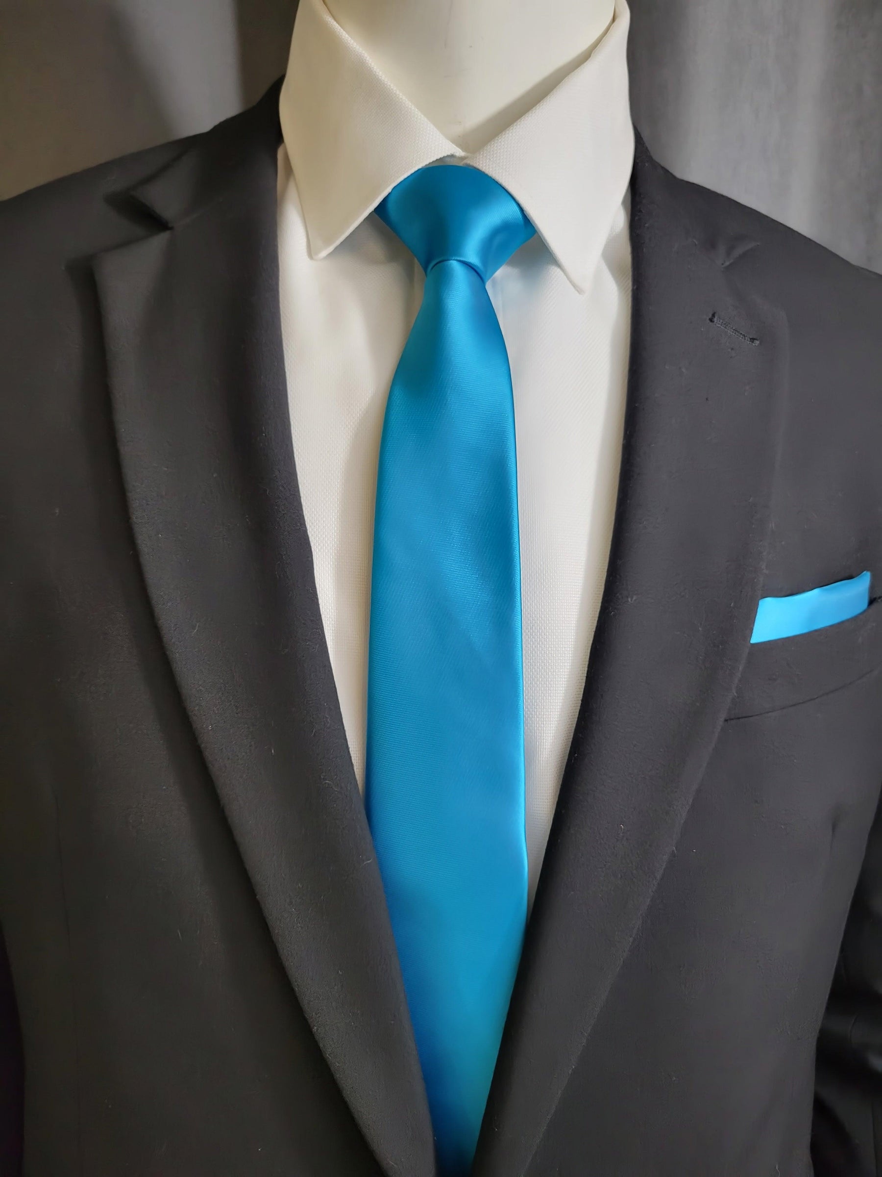 Teal Reef Necktie and Pocket Square - The Upscale Banker